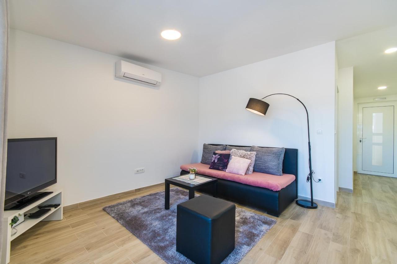 Apartment Finta Rogotin ภายนอก รูปภาพ